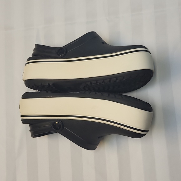 Platform Navy and White Crocs - Picture 5 of 12